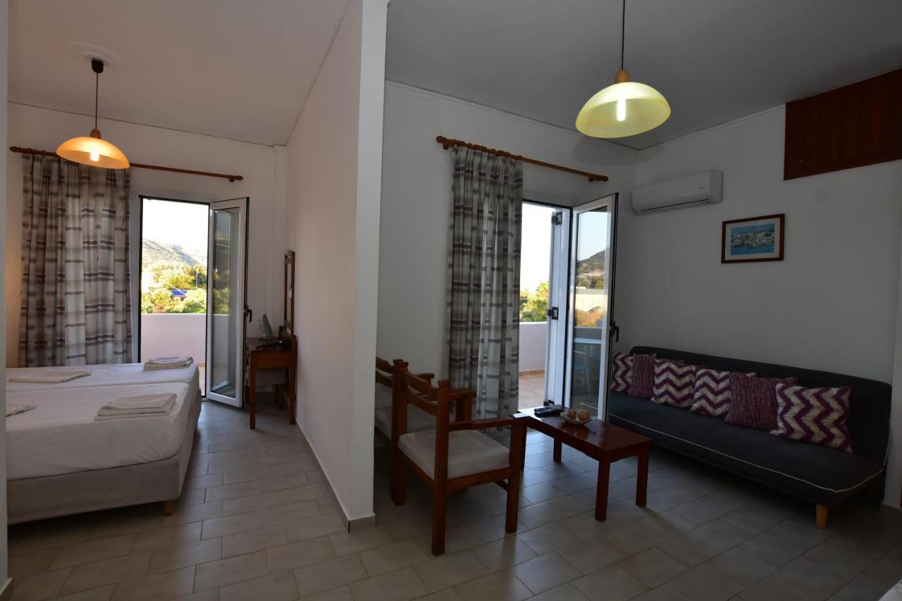 Morpheas Rooms Palaiochora Exterior foto